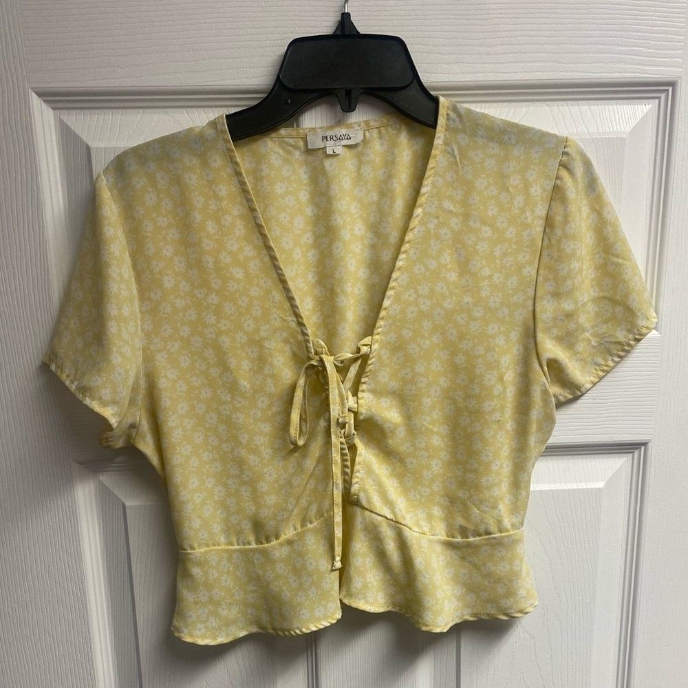 Persaya Floral Lace Up Crop Top W/ Ruffle Size Large